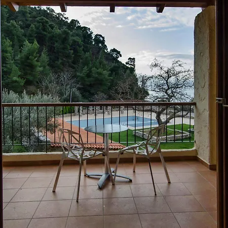 Kaminos Resort Hotel