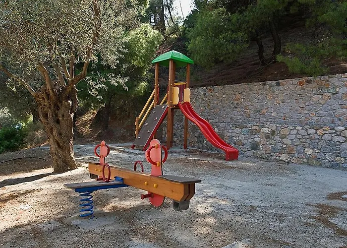 Kaminos Resort 4* Λίμνη